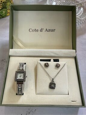 Cote d' Azur Ladies Quartz Watch ,Earrings, Necklace Set. NEW
